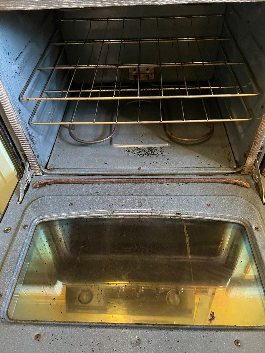 Oven after deep cleaning